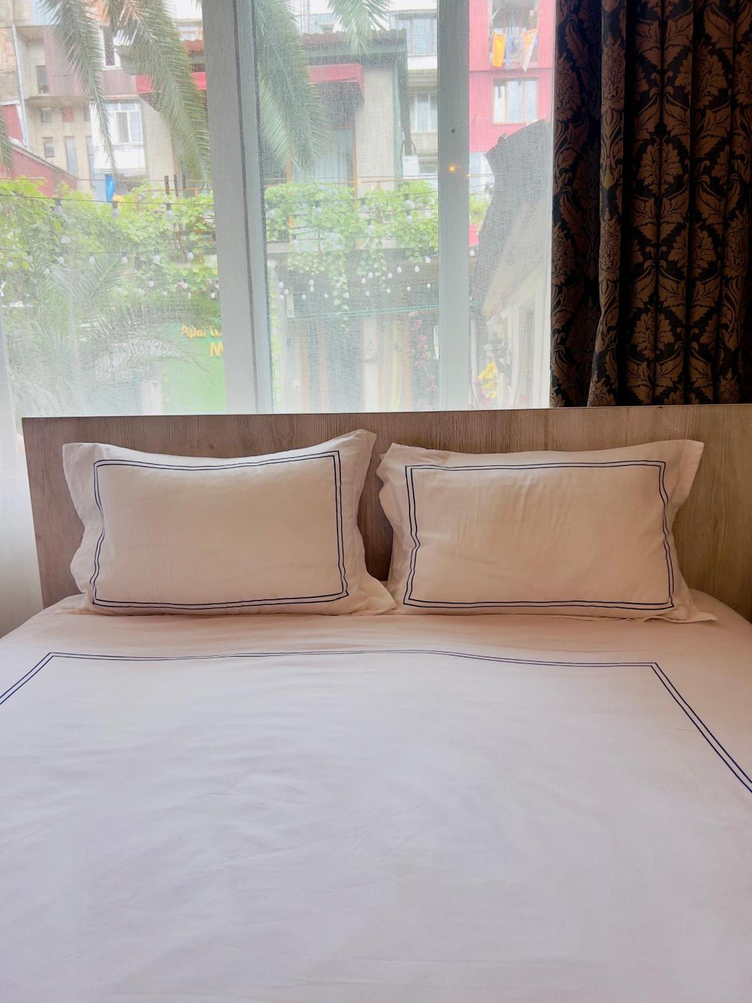 Apartment Maisi Батуми Экстерьер фото