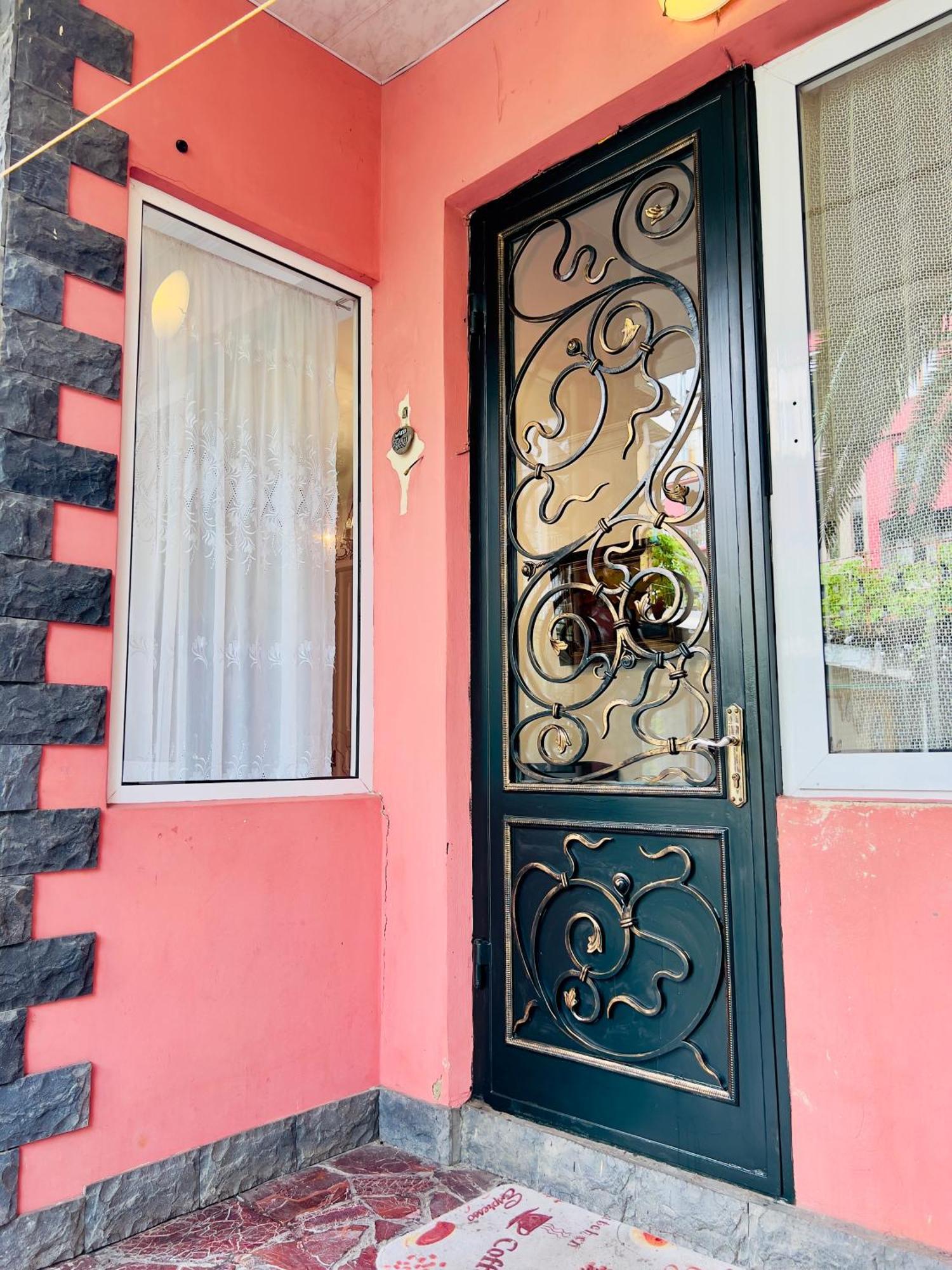 Apartment Maisi Батуми Экстерьер фото